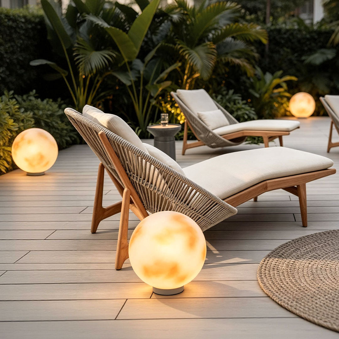Open-Box Moon-Shaped Stone Pillar Light Outdoor Decorative