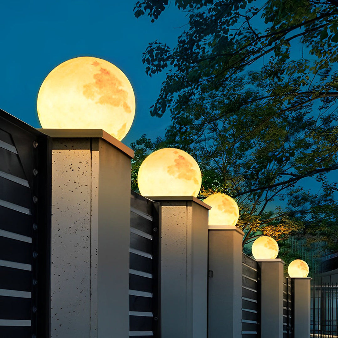 Open-Box Moon-Shaped Stone Pillar Light Outdoor Decorative